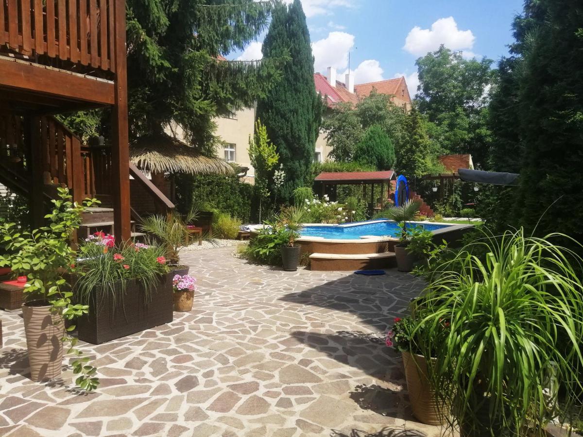 Apartmany Aranka Zatec  Luaran gambar